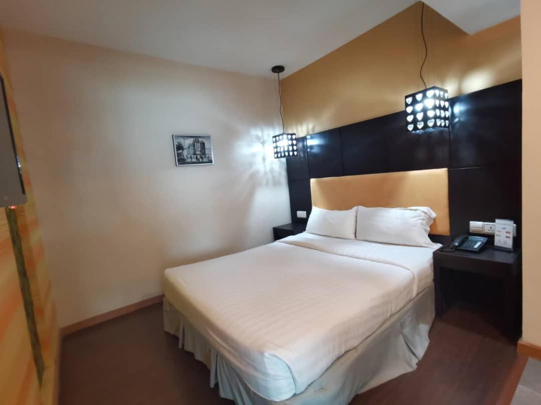 2 Inn 1 Boutique Hotel & Spa SDK Екстериор снимка